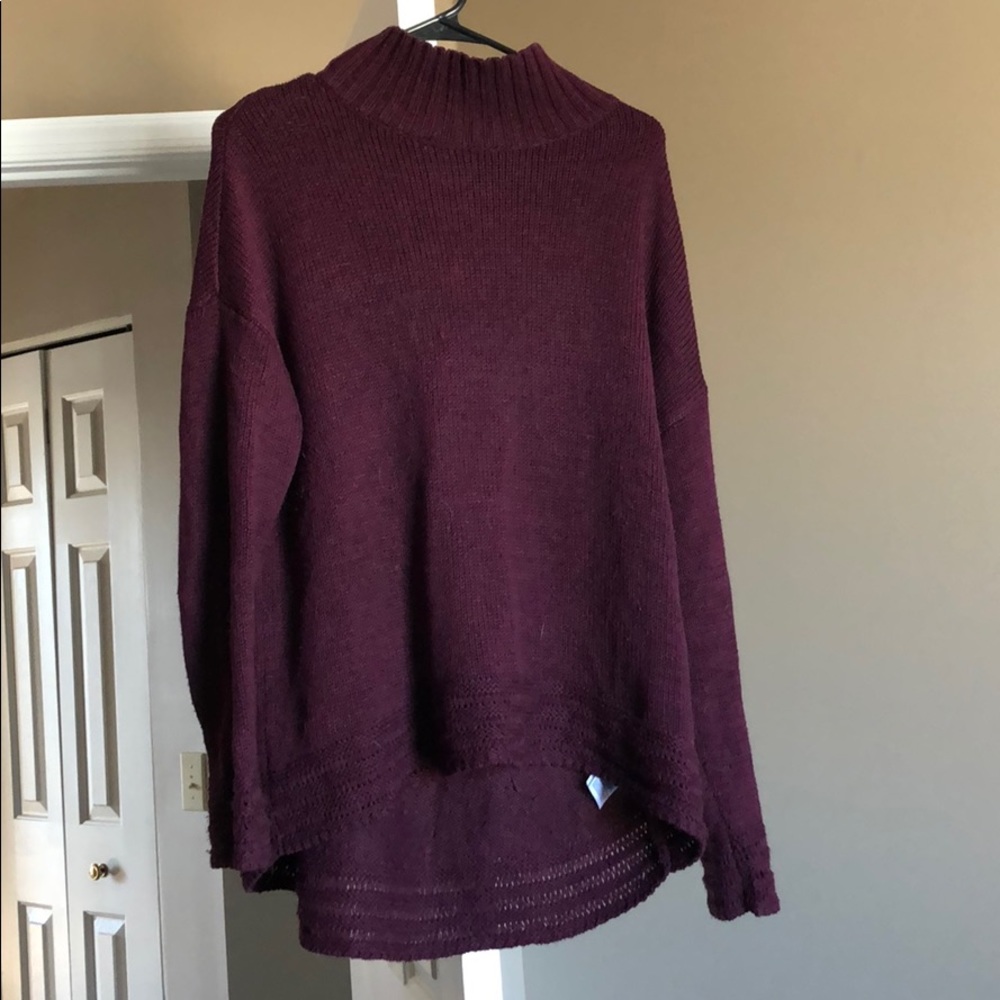 Burgundy Old Navy turtleneck